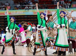 庆祝大儿子蒂亚戈13岁生日，梅西一家举办了巴萨主题生日派对